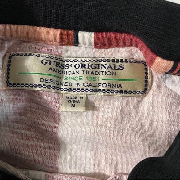GUESS T-Shirt - Size M - Great Condition- Limited Release - Picture 3 of 6